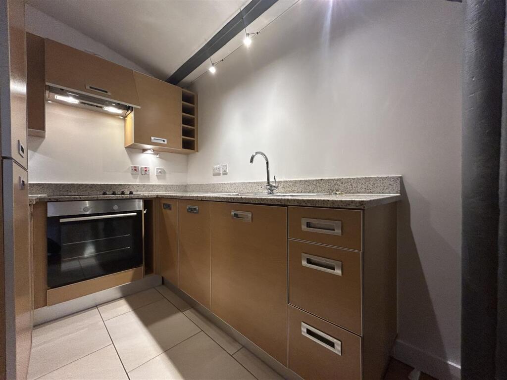 Kitchen (2).jpeg