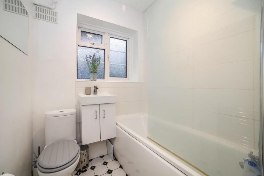 Brixton bathroom.jpeg