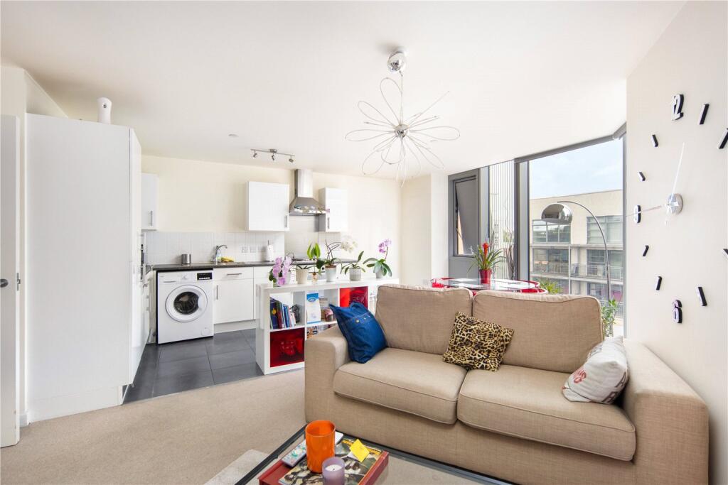 Living Room/Kitchen