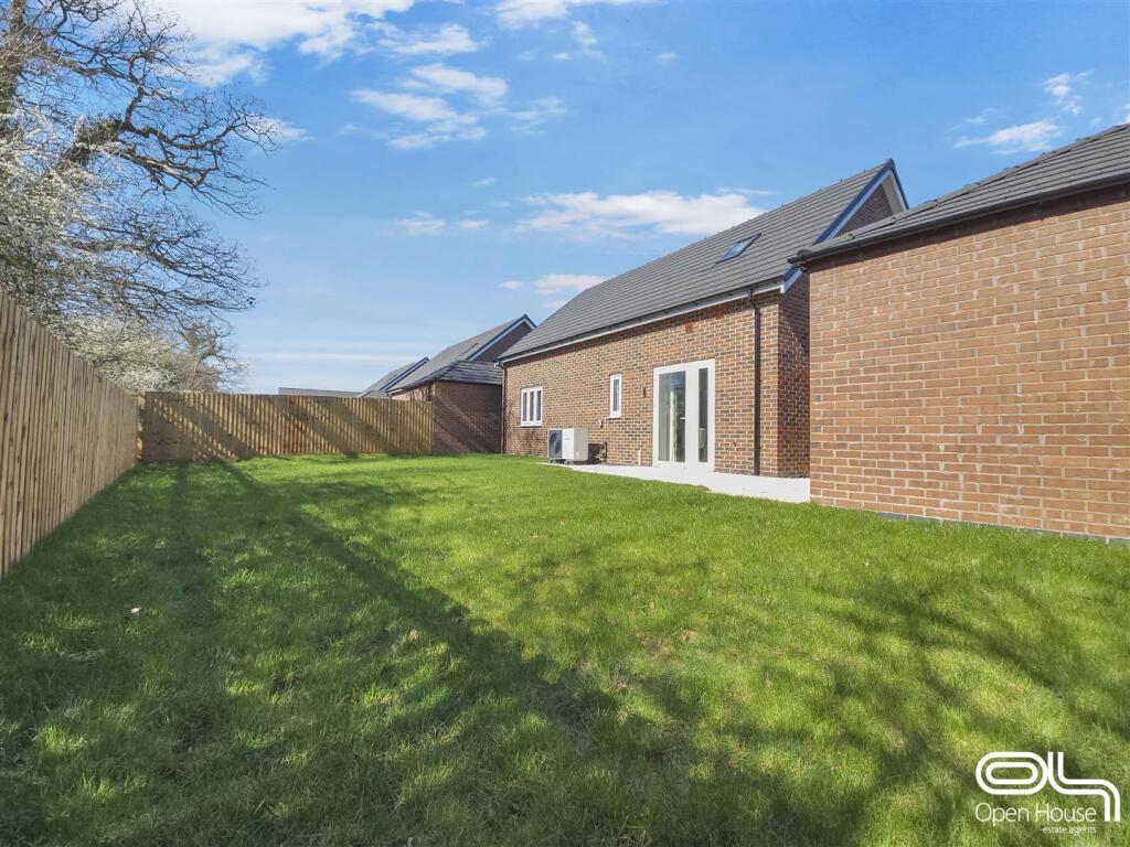 Rolleston-on-Dove, Bunglaow (1).jpg