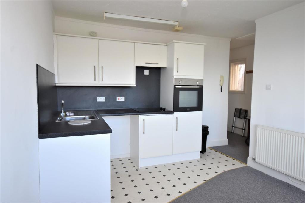 Kitchen..JPG