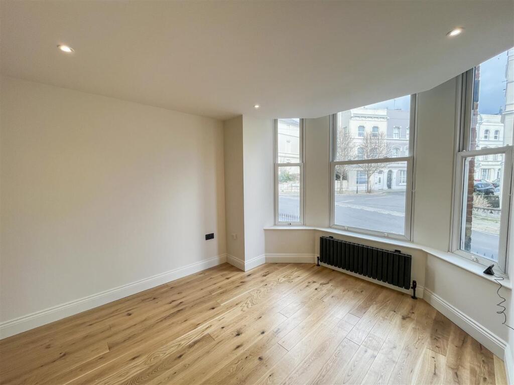 Living Room / Kitchen