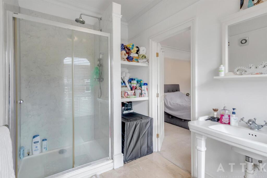 Attik 5, Stradbroke Road Gorleston, NR31 7AQ (29).