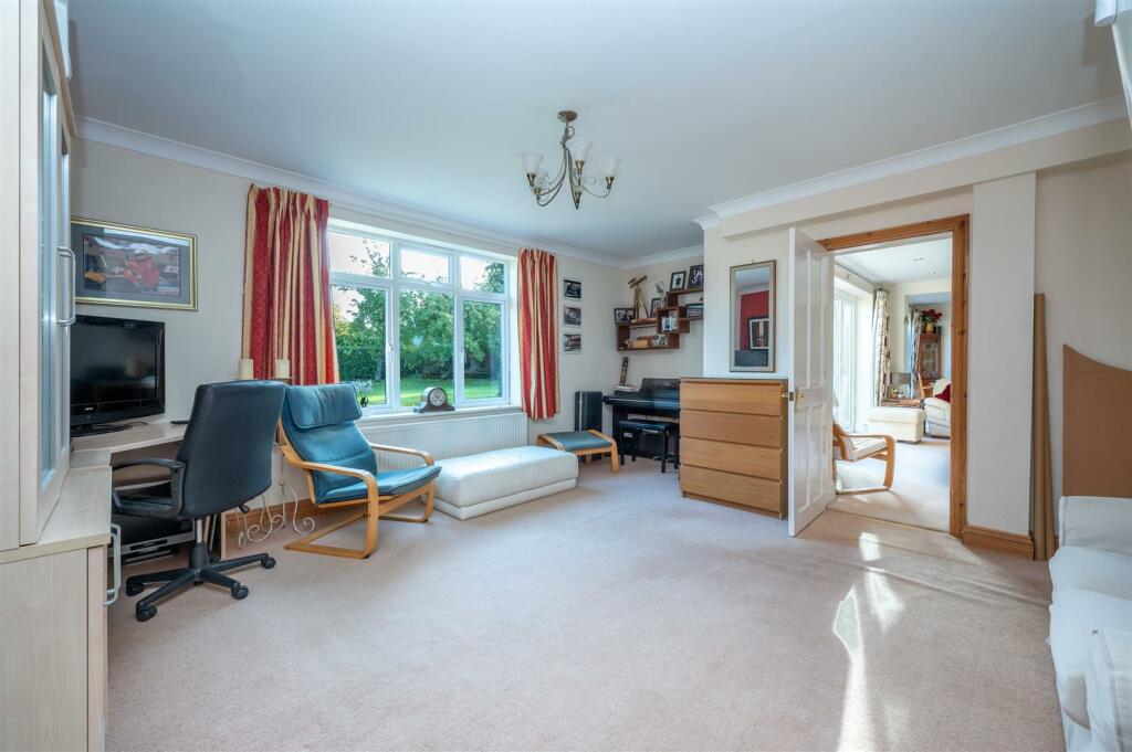 Family Room/Annexe Living Room