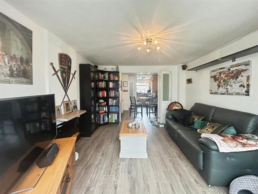 864444c9--424A-A0A8-BA11BD972BE1-17532-00000C09AFD