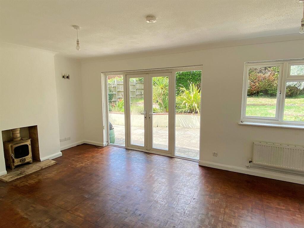 1 Saltdean Way - Lounge2.jpg