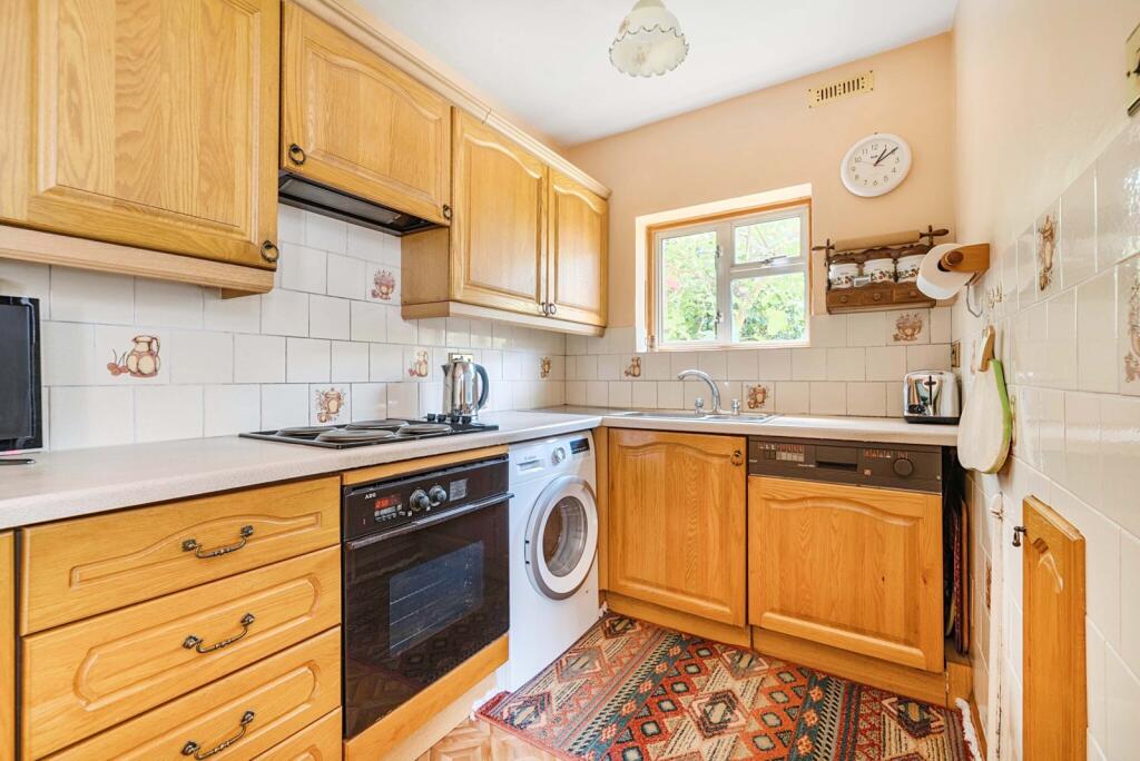 1305645-18-684977...