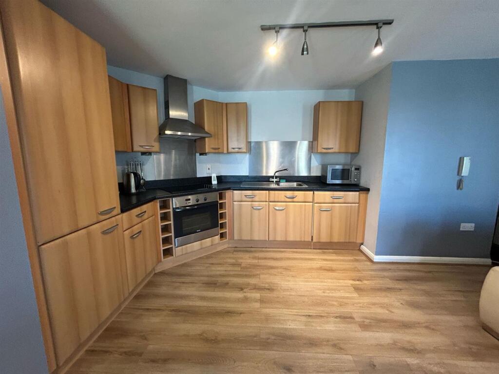 New Kitchen 2.jpg