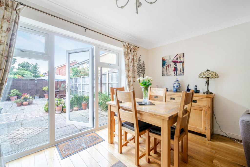 1295816-6-682c92e...