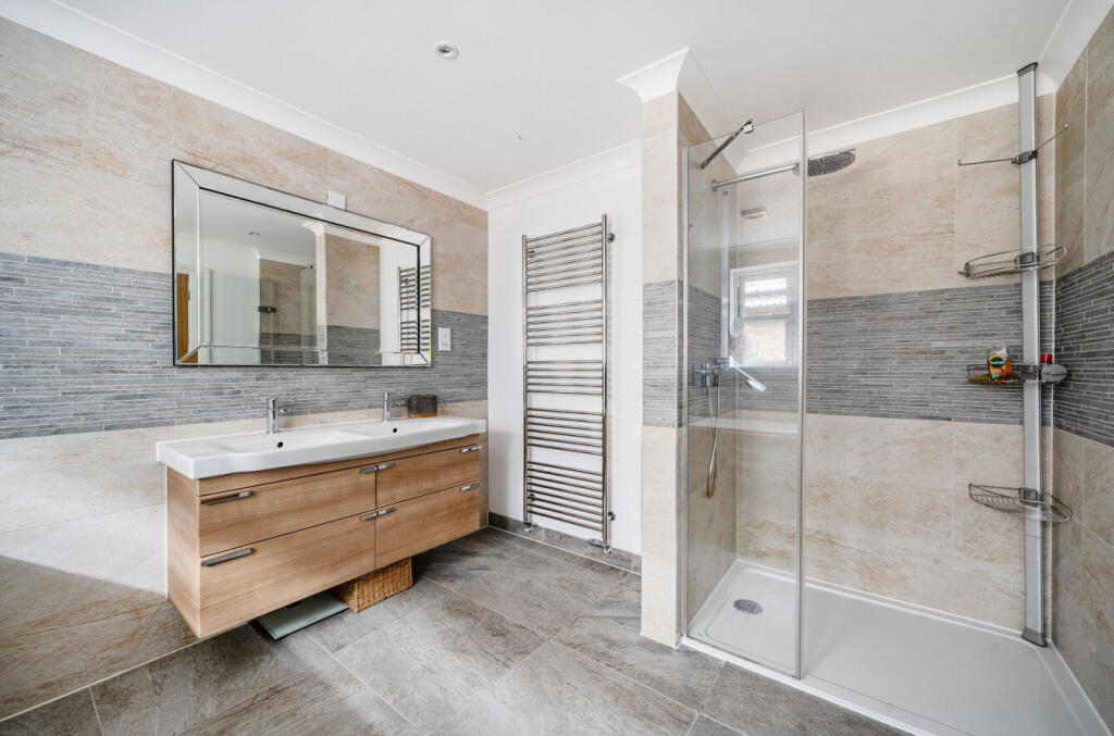 1365747-38-68ecc5...