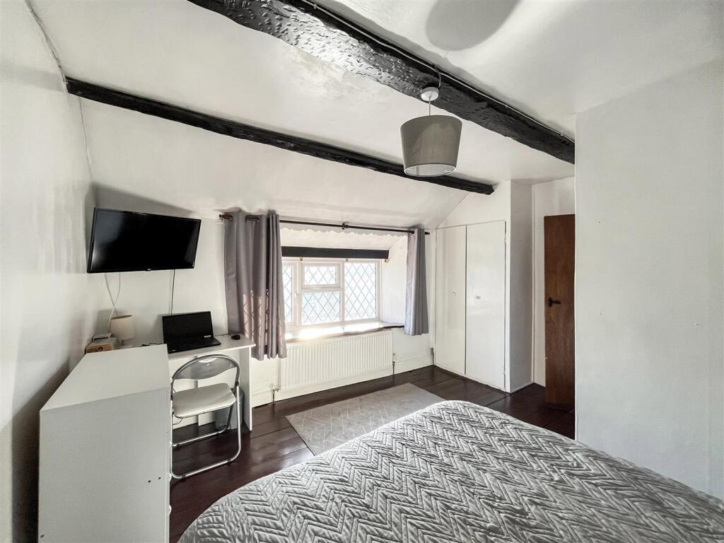 bed 3.jpg