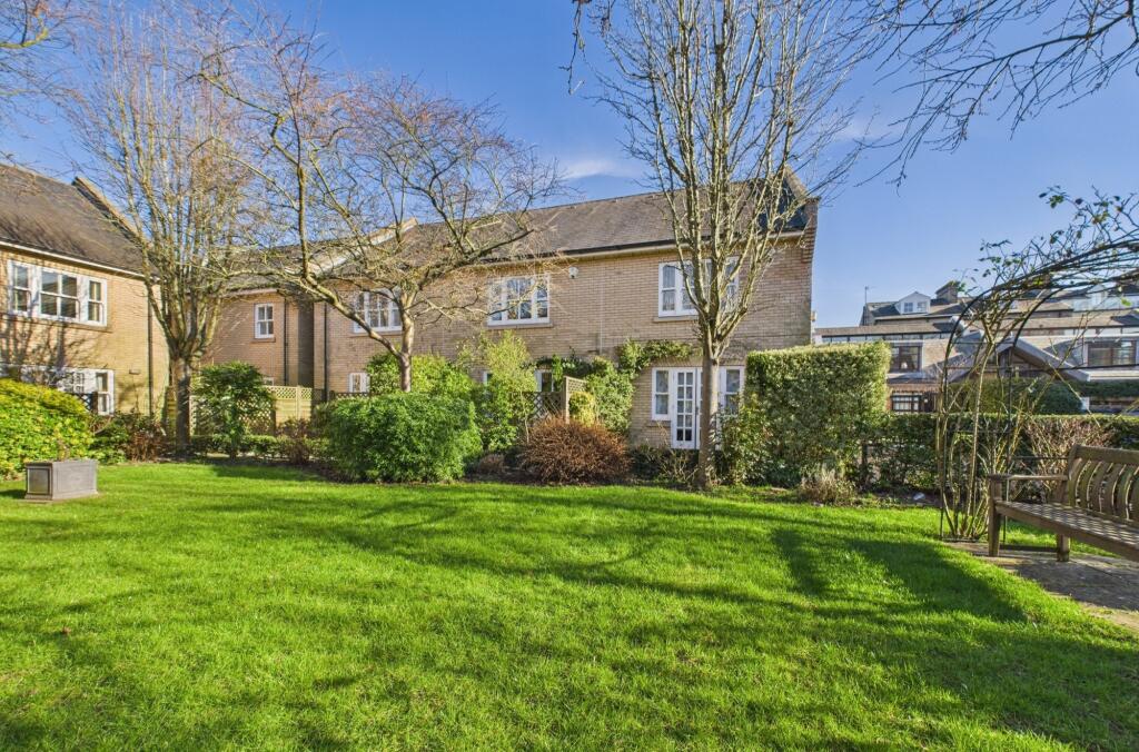 CAM02545G0-PR0344-STILL043