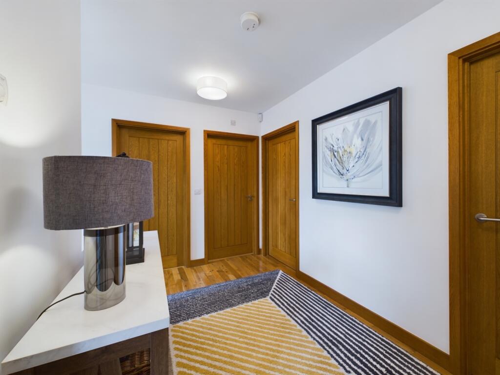 CAM01966G0-PR0216-STILL009