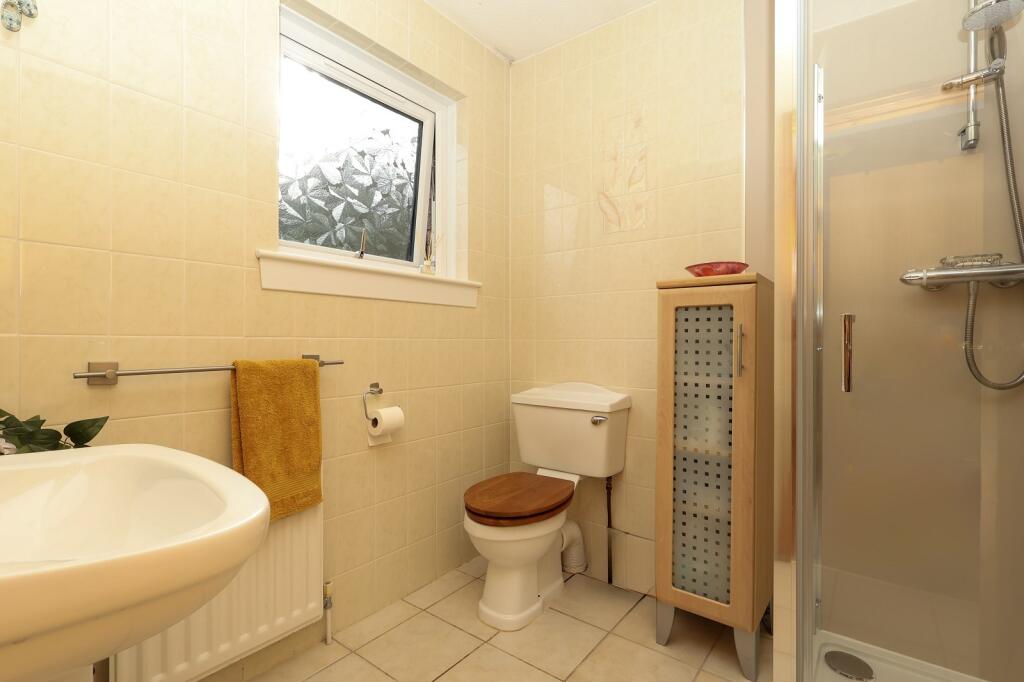 Principal Bedroom En Suite