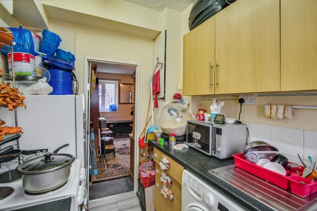 Flat 4 Stapleton House, Ellsworth Street, Bethnal Green, London, E2 0AR
