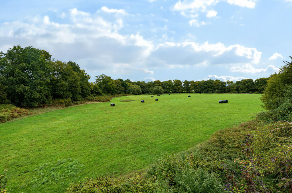 1355752-2-68cbdde...