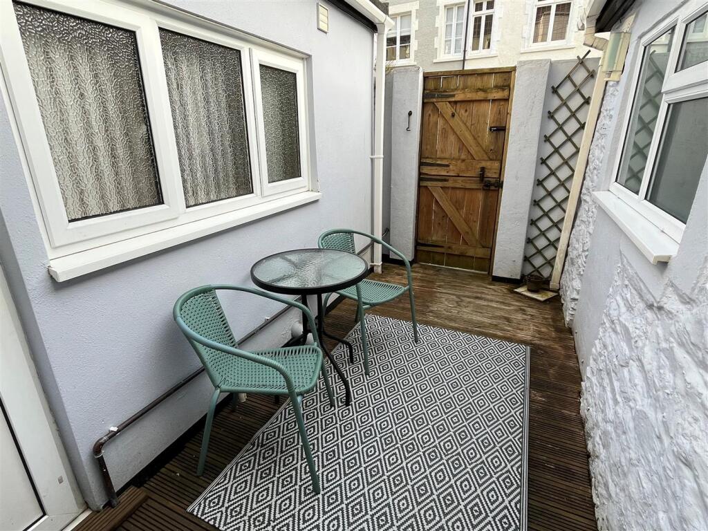 Courtyard.jpg