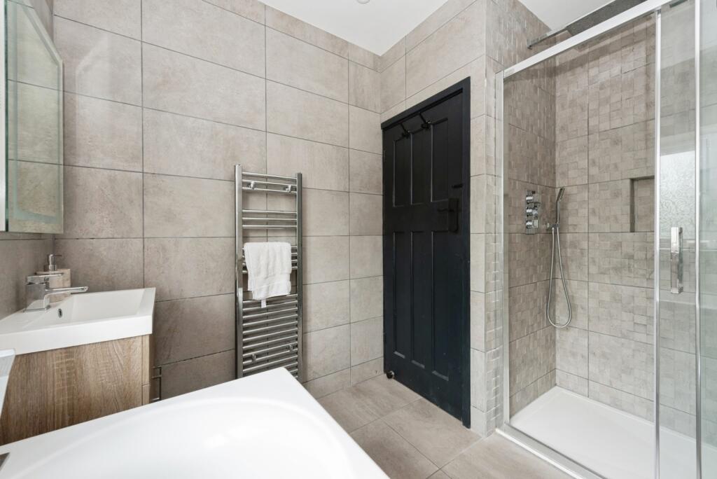 Bathroom/Shower