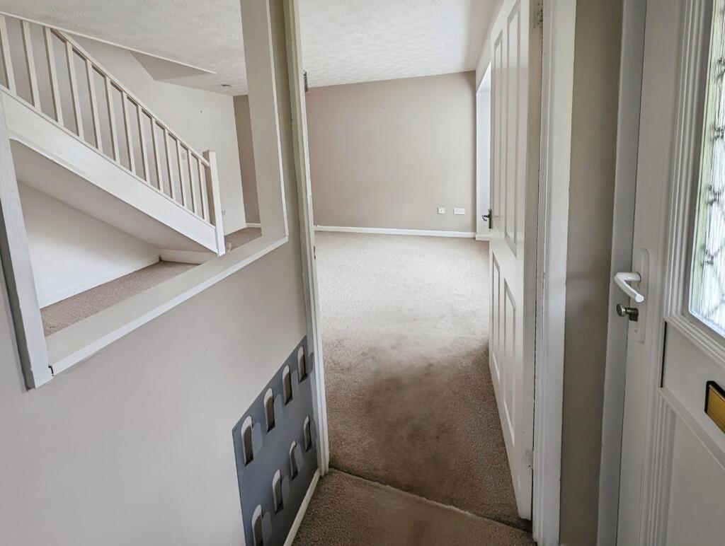 19676dba-entrance 20hall.jpg