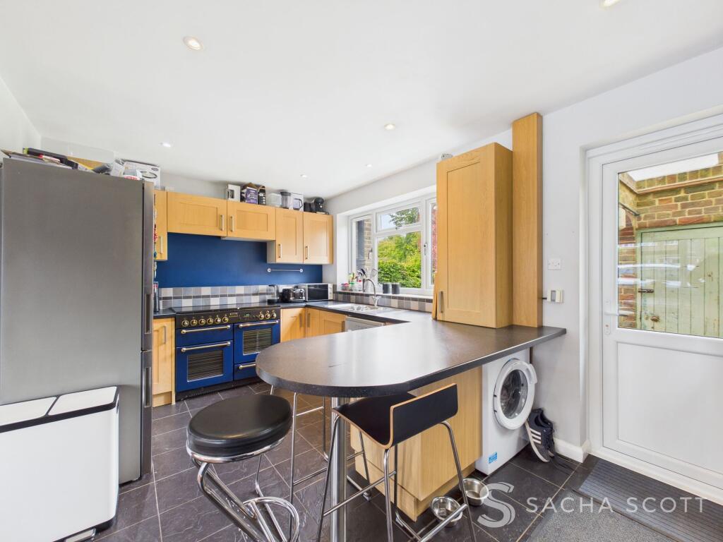 Kitchen / Breakfast Area