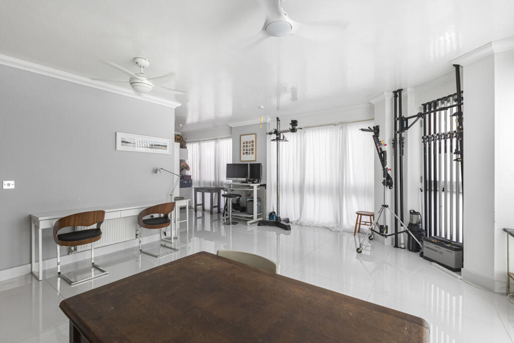 Lounge/Office/Studio