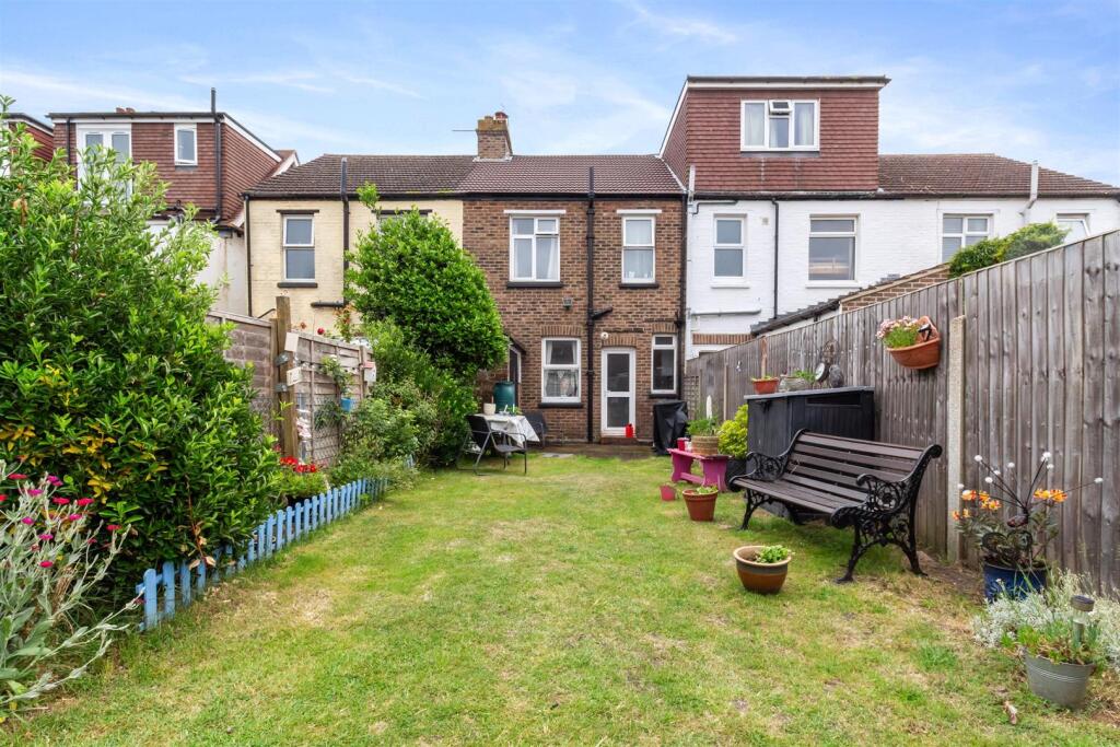 Bulkington Avenue, 90-010.jpg
