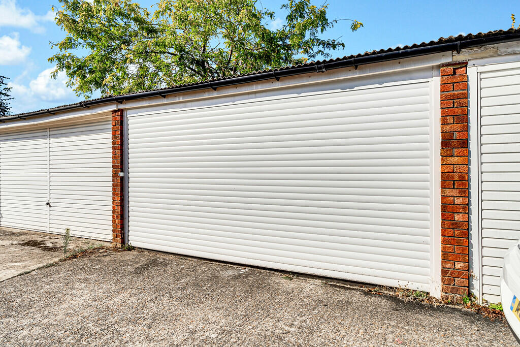 4 Copthorne Chase...