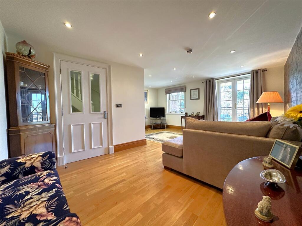 First Floor Living Room 876