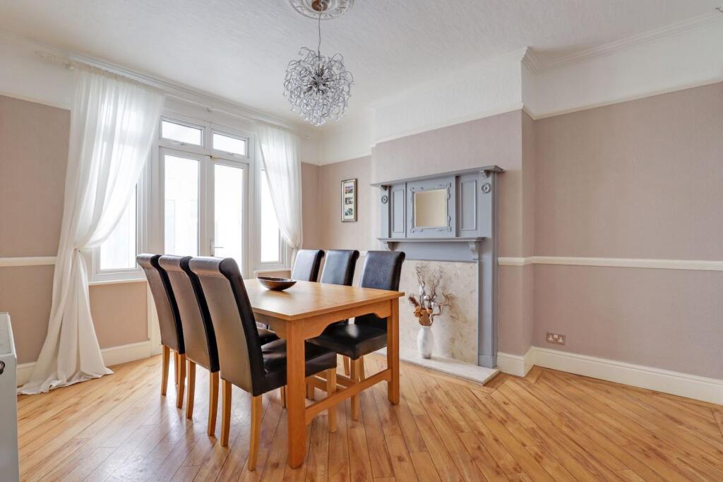 07-70f8JHPropWpen - 44 Avenue Road - 19-medium.jpg