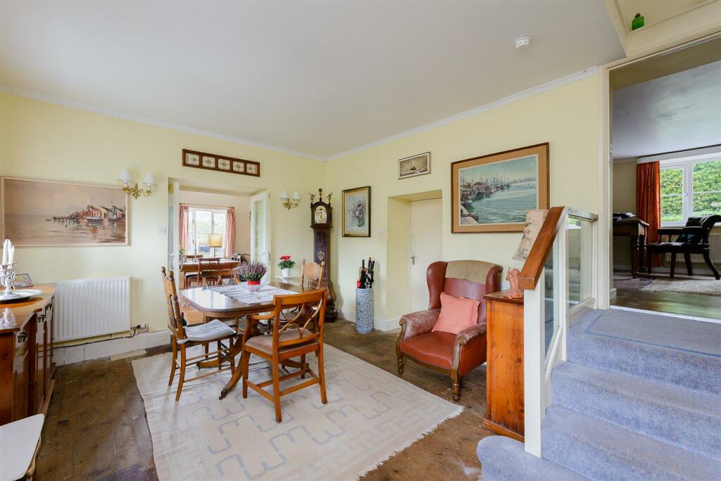8268900-interior02.jpg