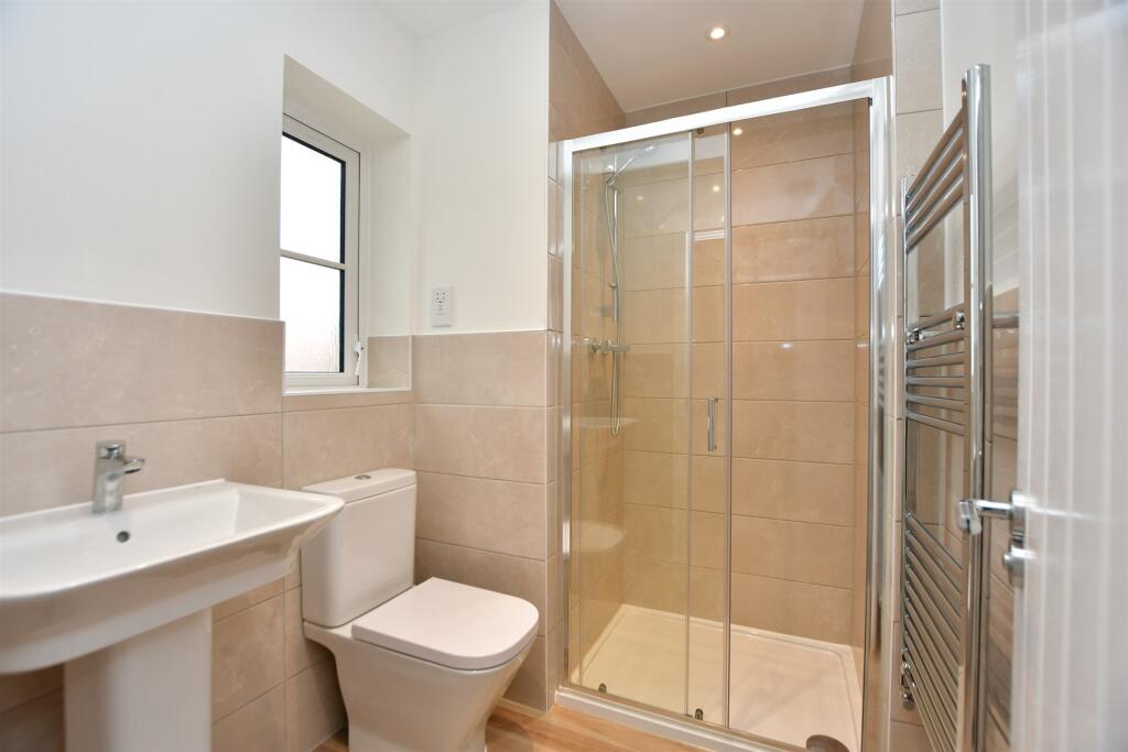 En-Suite Shower Room Example