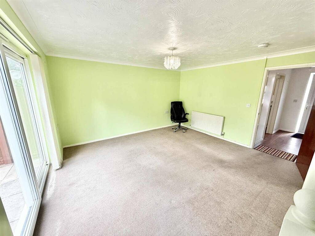 lounge-2.jpg