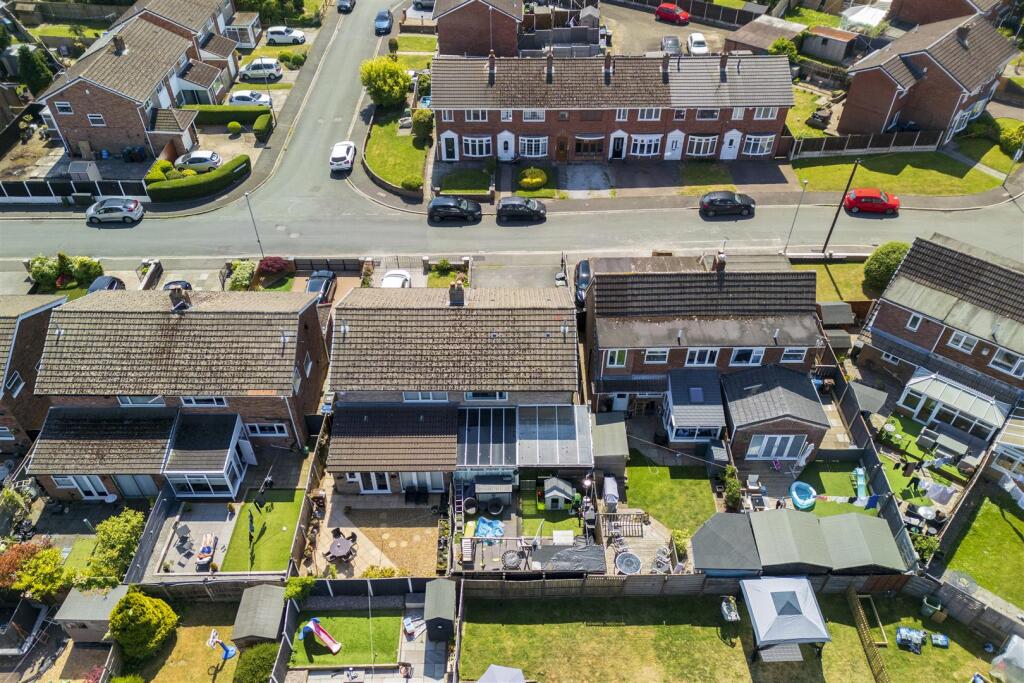 27 Shefford Crescent winstanley WN3 6LF-3.jpg