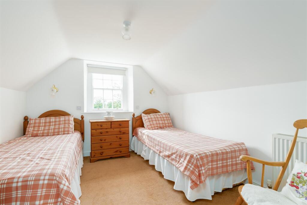 1_Swinton_Bridge_End_Farm_Cottage-21.jpg