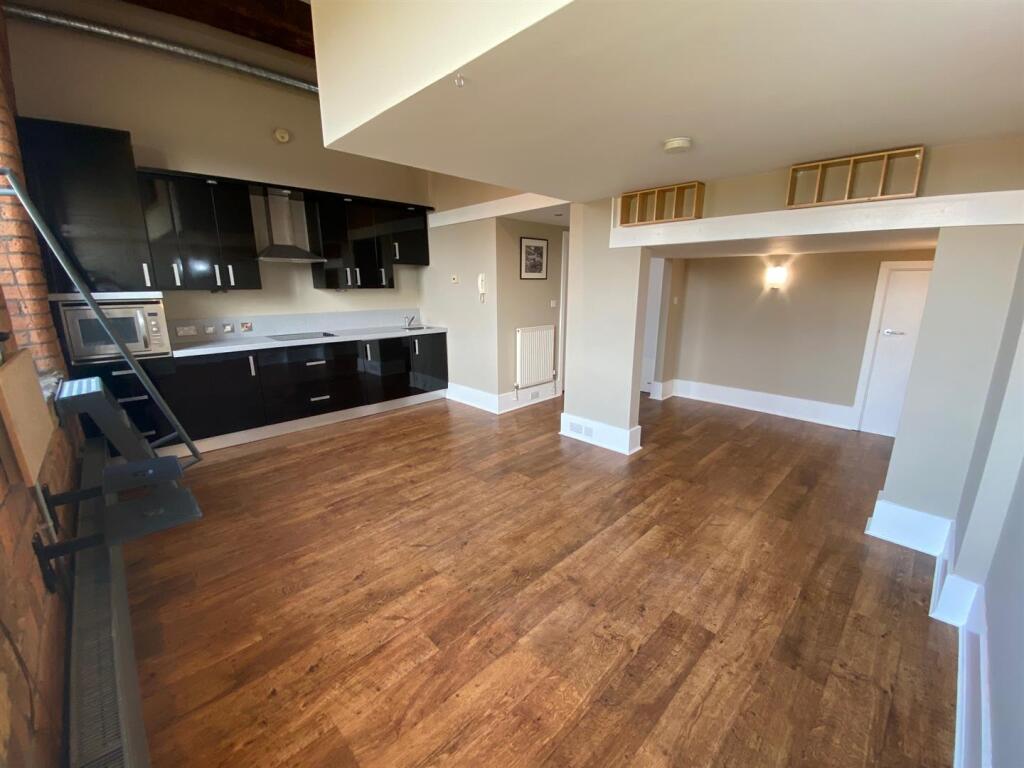 KITCHEN 2.jpg