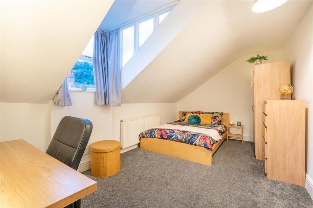 Bedroom 4.jpg