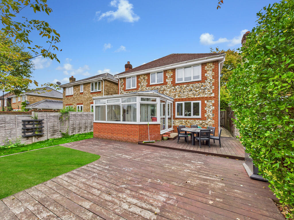 CAM01354G0-PR0601-STILL041_enhanced