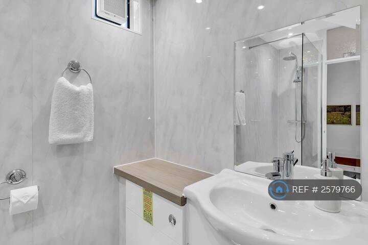 Private Shower Room Bedroom 1