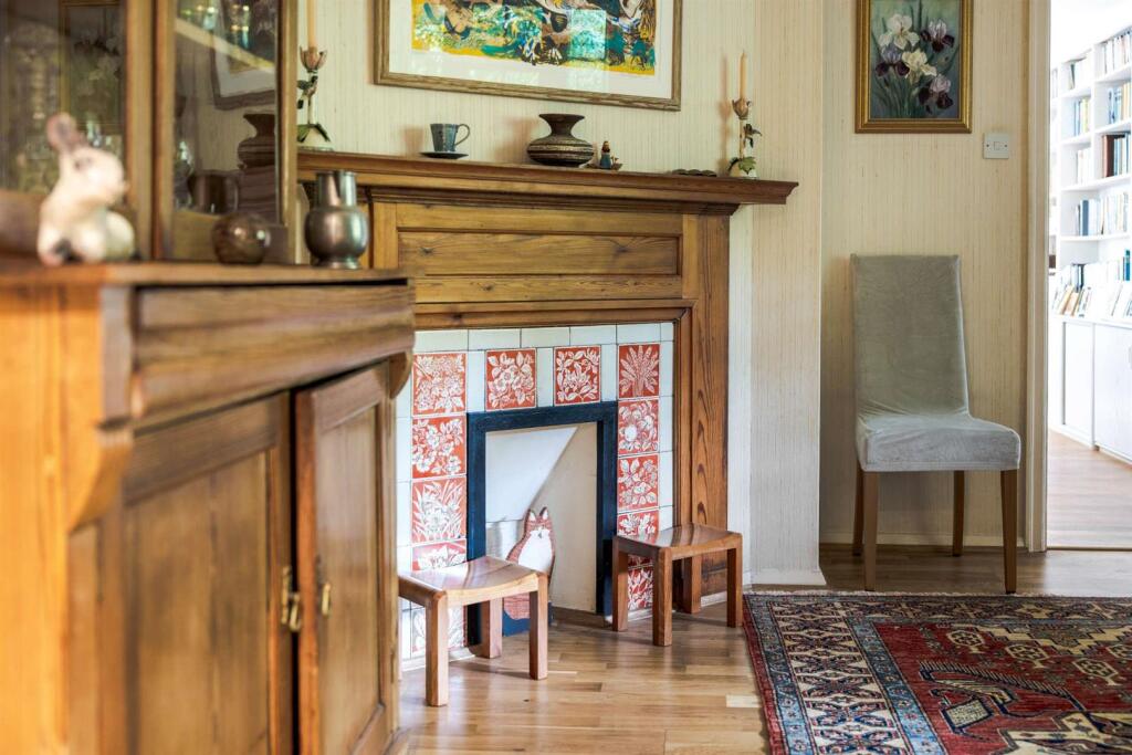 Ellentrees, 9 Flower Walk, GU2 4EP-20-1920.jpg