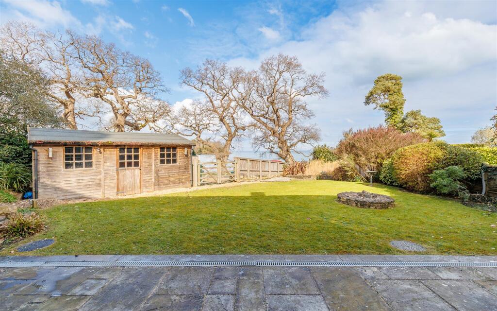 Boathouse/Garden