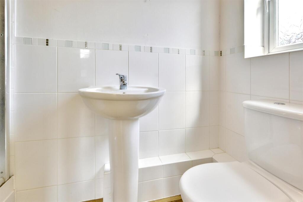 Bedroom 1 Ensuite_1.jpeg