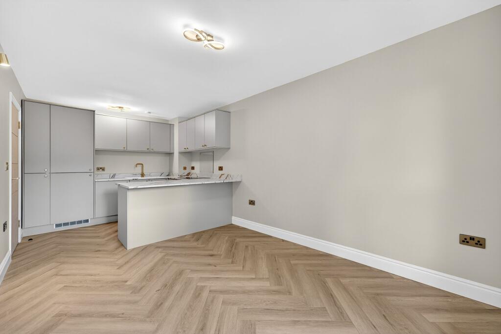 Lounge / Kitchen
