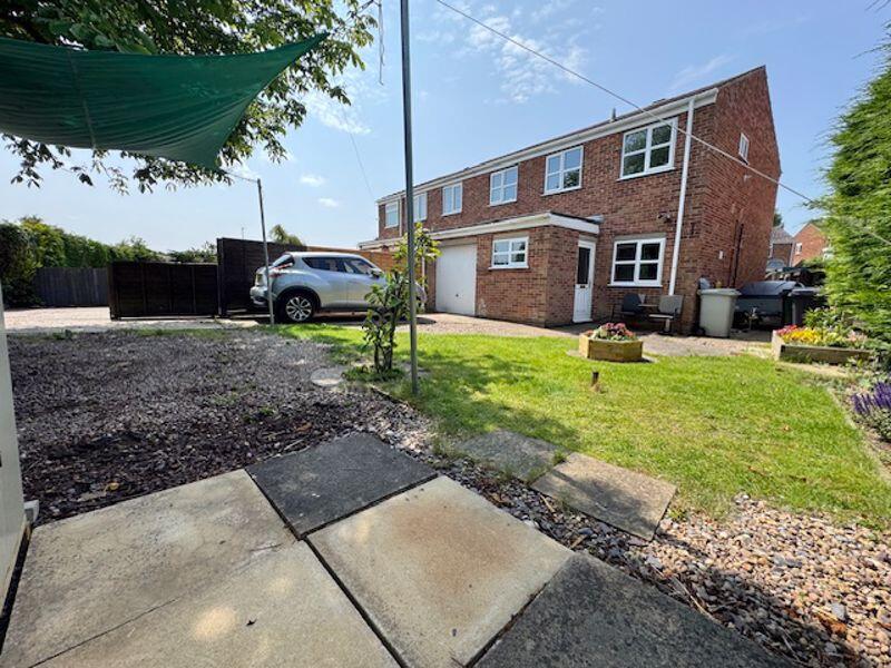 Front garden view 2