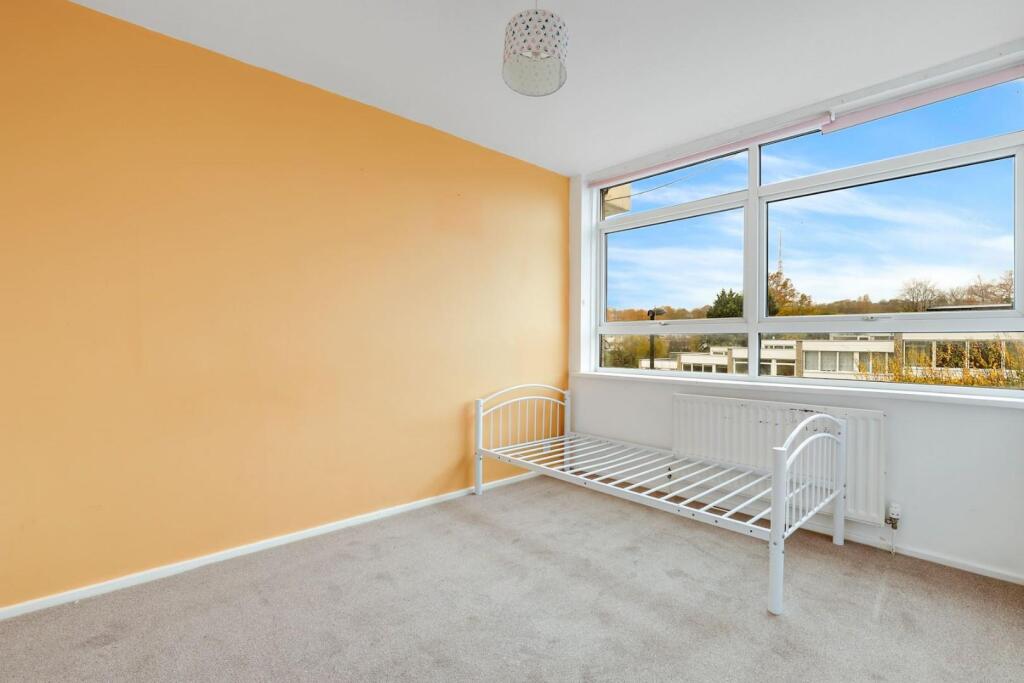 05-f64aJHPropWorld - 15 Hensford Gardens - 34-medi