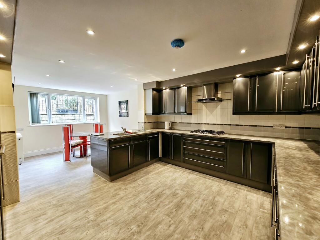 15b6af54-86f7-477b-a81f-8082228d748e