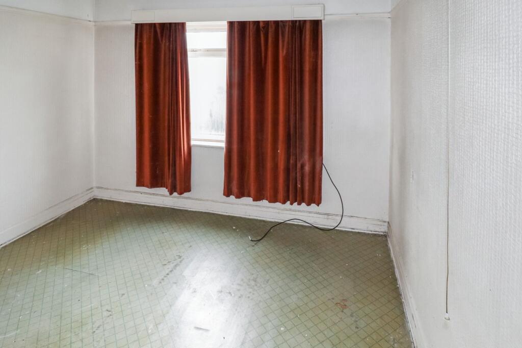 87 Lilycroft Road, Bradford, BD9 5AH