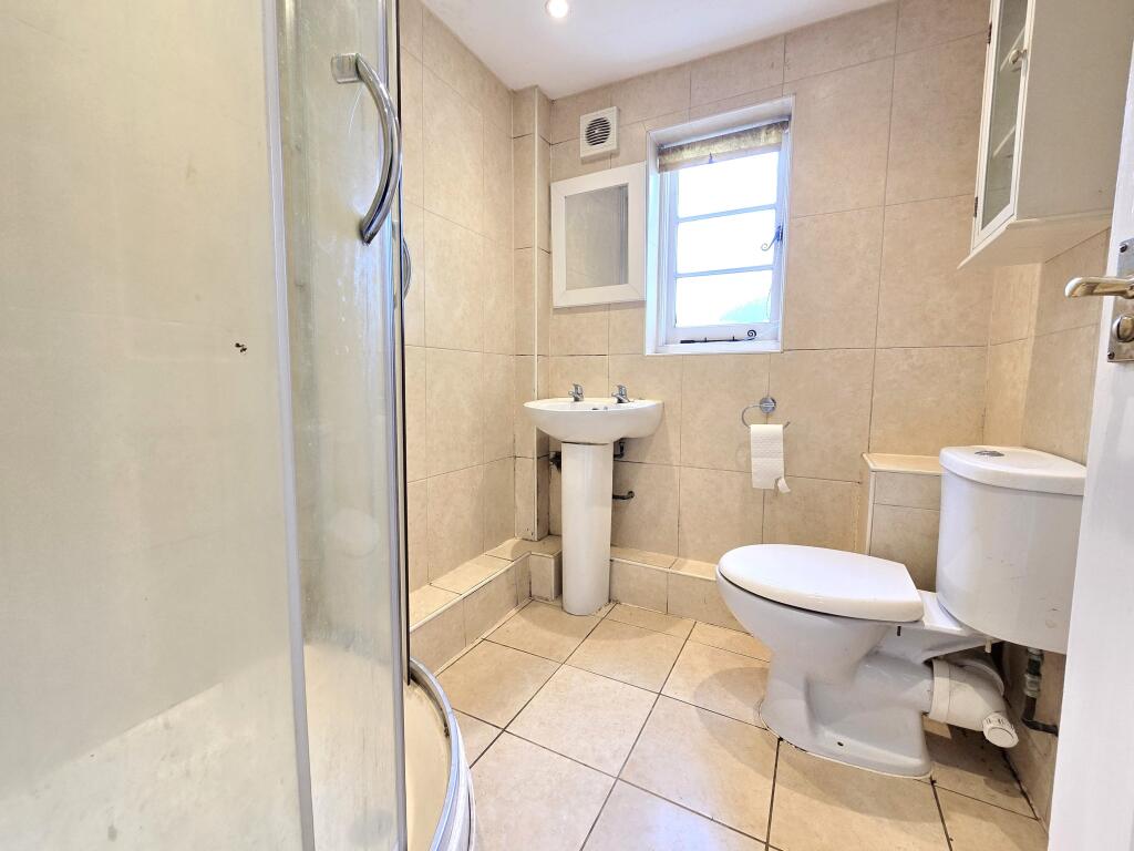Ground floor shower 
