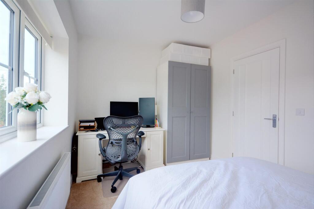 112 Church Street - Bed.jpeg