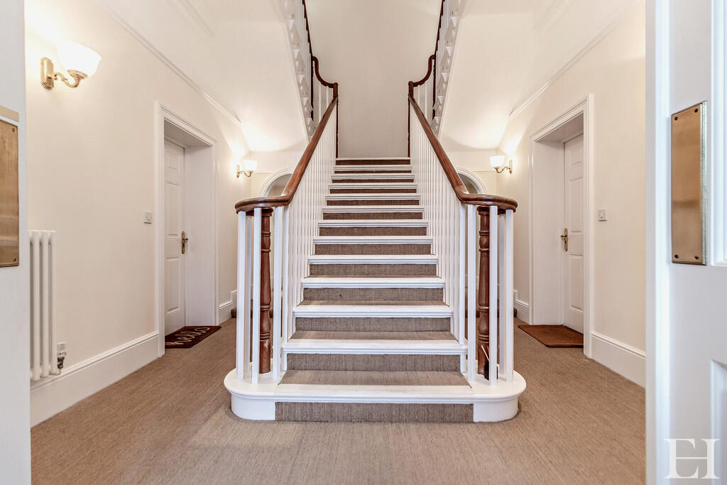 8634016-interior1...