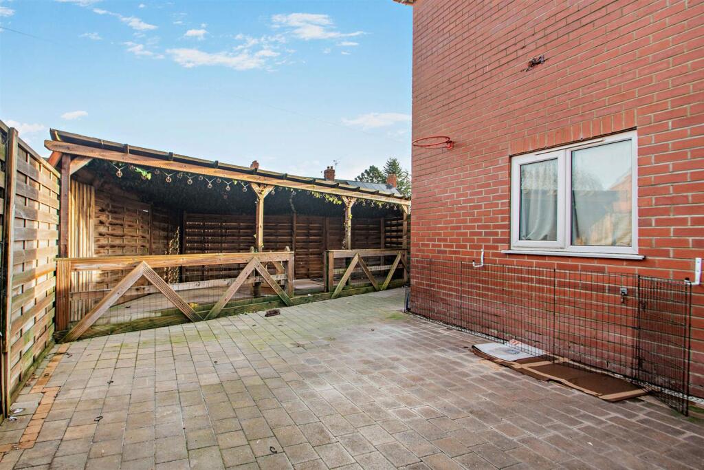 8673307-exterior03-800.jpg